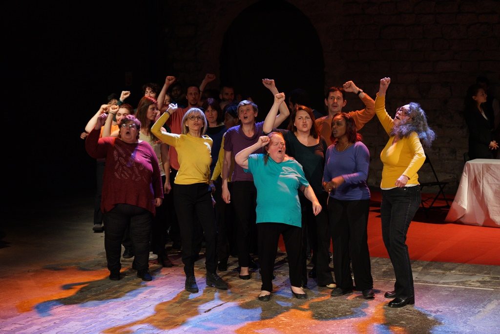 Le spectacle « Les précaires » reporté